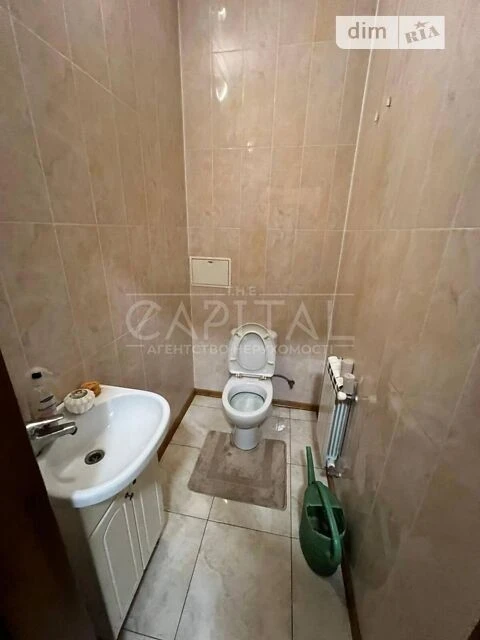 Продаж 3 поверхового будинку з мансардою і ділянкою на 5 сот