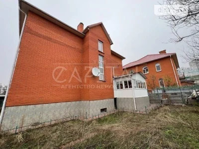 Продаж 3 поверхового будинку з мансардою і ділянкою на 5 сот