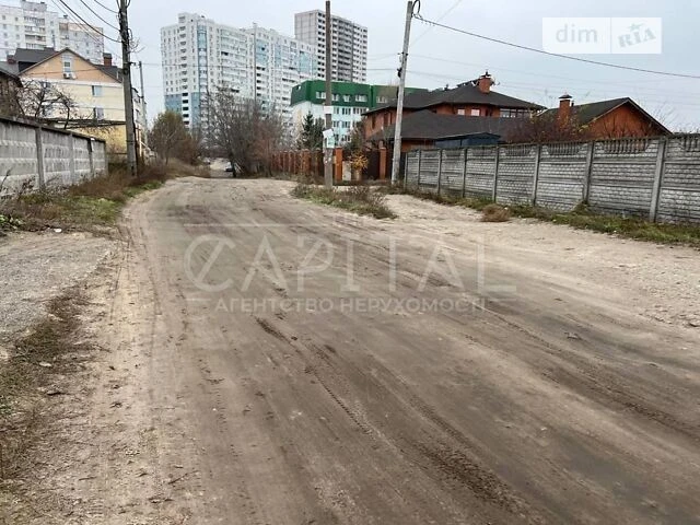Продаж 3 поверхового будинку з мансардою і ділянкою на 5 сот