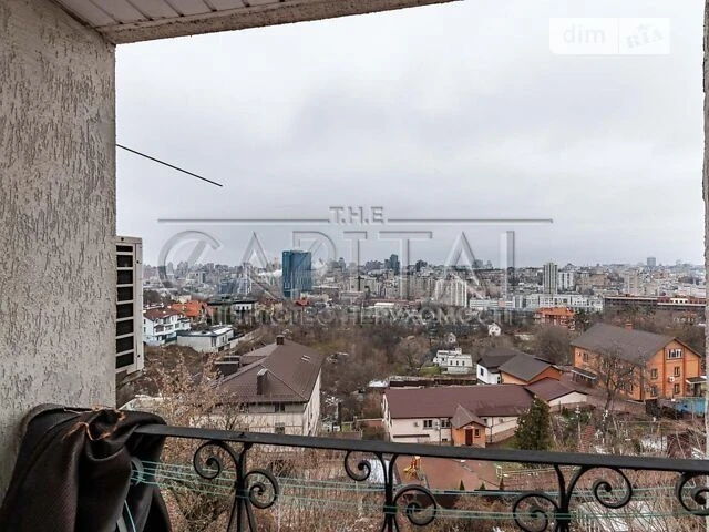 Продаж 2 поверхового будинку з ділянкою на 9 соток, 900 кв.