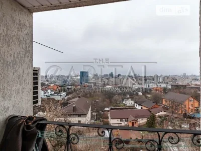 Продаж 2 поверхового будинку з ділянкою на 9 соток, 900 кв.