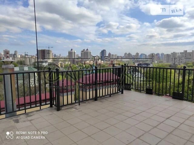 Продаж 4 поверхового будинку з верандою і ділянкою на 8 сото