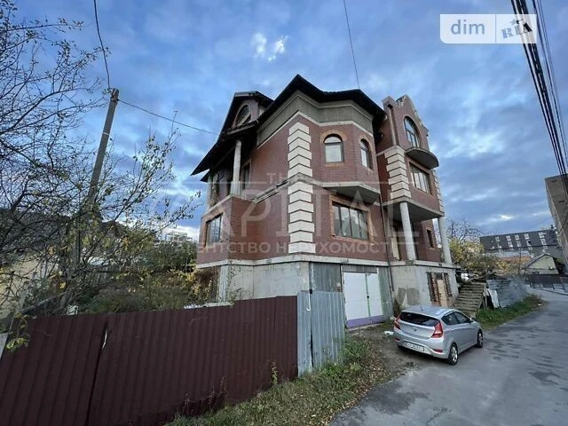 Продаж 5 поверхового будинку з мансардою і ділянкою на 6.5 с