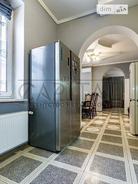 Продаж 2 поверхового будинку з гаражем і ділянкою на 10 сото