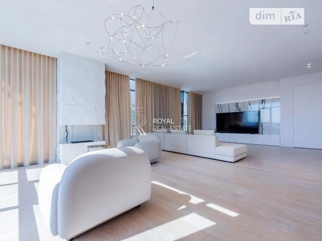 Sale of a 5-room apartment of 198 sq. m. on Andriy Verkhoglyada St. 11-B