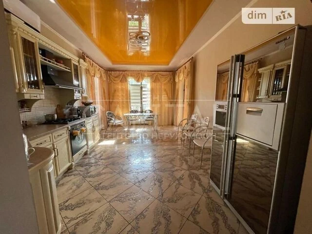 Продаж 2 поверхового будинку з ділянкою на 15 соток, 360 кв.