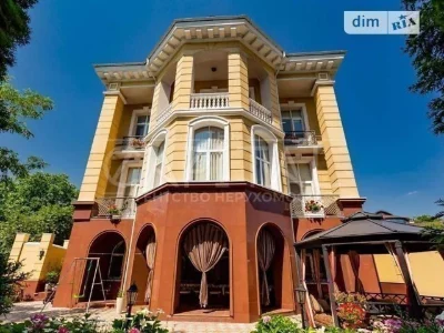 Продаж 3 поверхового будинку з гаражем і ділянкою на 10 сото