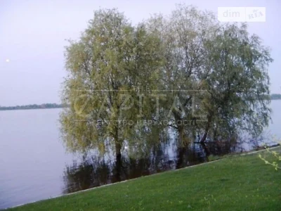 Продаж 3 поверхового будинку з ділянкою на 9 соток, 210 кв.