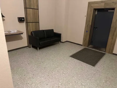 OWNER! FOR SALE 2-room ul. VERNADSKOGO 1 (Dzerzhinsky St