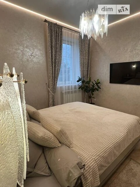 Продаж 2 поверхового будинку з ділянкою на 14 соток, 170 кв.