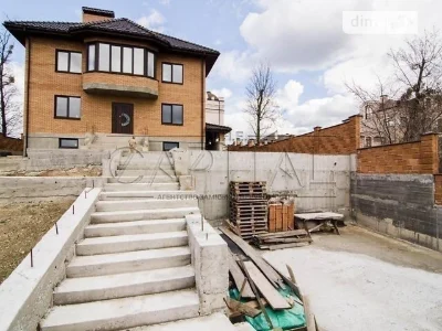 Продаж 3 поверхового будинку з ділянкою на 10 соток, 250 кв.