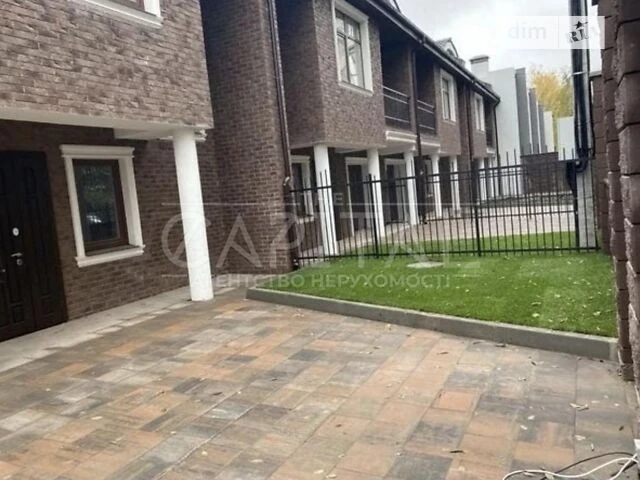Продаж 2 поверхового будинку з гаражем і ділянкою на 2.65 со