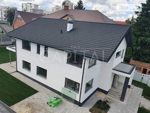 Продаж 2 поверхового будинку з ділянкою на 9 соток, 300 кв.