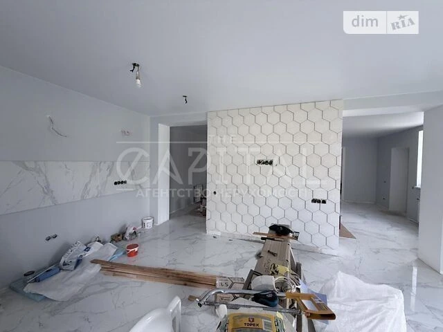 Продаж 2 поверхового будинку з ділянкою на 6 соток, 180 кв.