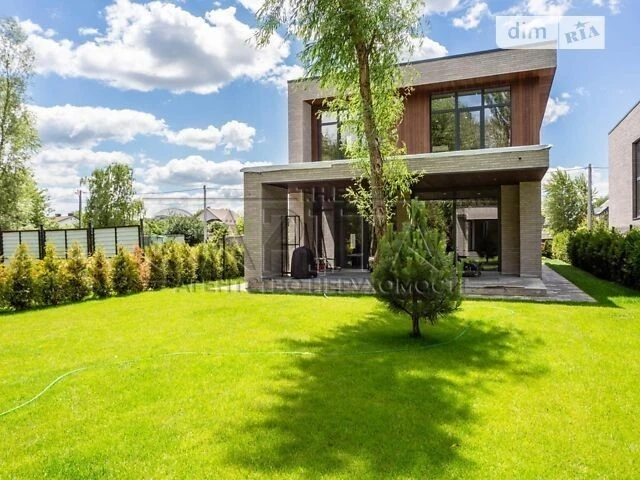 Продаж 2 поверхового будинку з ділянкою на 6 соток, 180 кв.