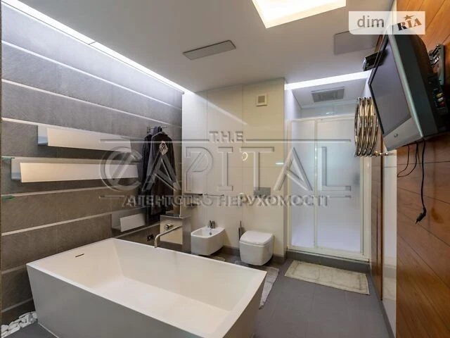 For sale 2-room apartment 170 sq. m. on Volodymyrska St. 49 • ID 3