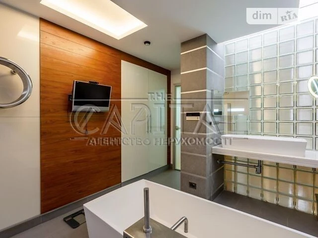 For sale 2-room apartment 170 sq. m. on Volodymyrska St. 49 • ID 3