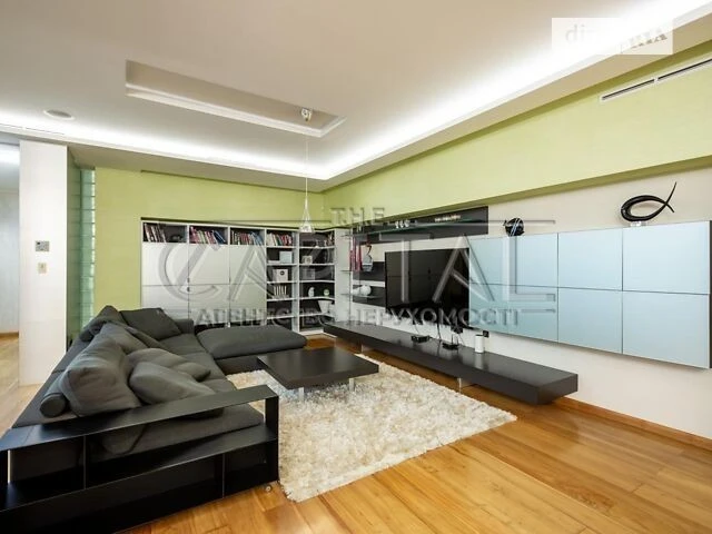For sale 2-room apartment 170 sq. m. on Volodymyrska St. 49 • ID 3