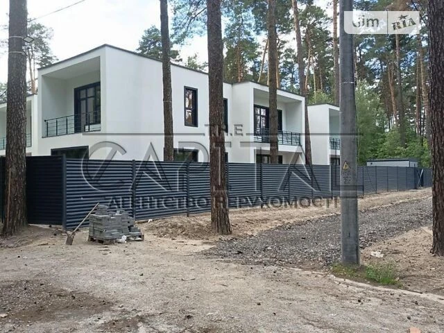 Продаж 2 поверхового будинку з опаленням і ділянкою на 10 со
