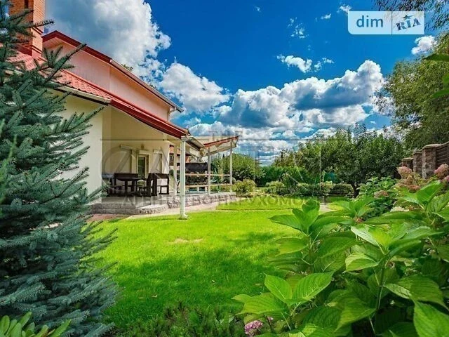 Продаж 2 поверхового будинку з гаражем і ділянкою на 10 сото