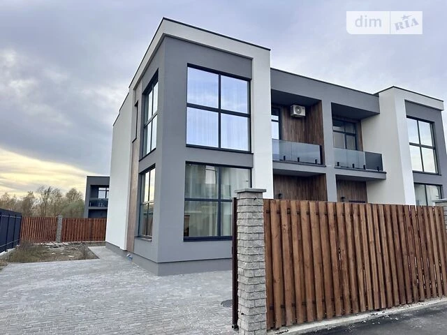 Продаж 2 поверхового дуплекса з ділянкою на 3 сотки, 135 кв.