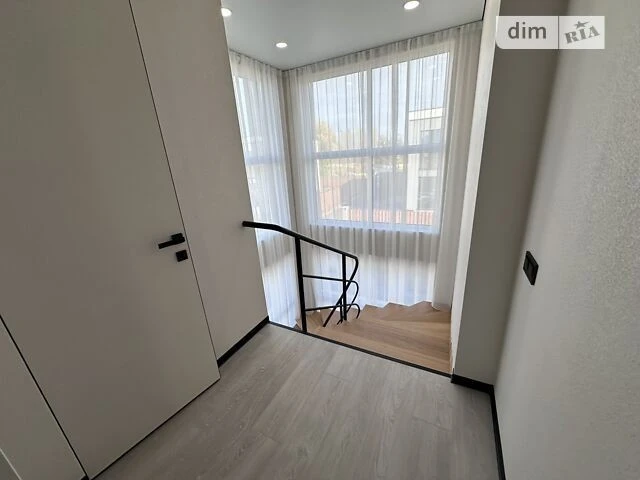 Продаж 2 поверхового дуплекса з ділянкою на 3 сотки, 135 кв.