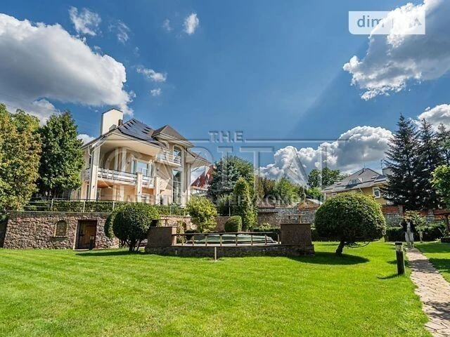 Продаж 3 поверхового будинку з опаленням і ділянкою на 70 со