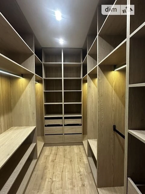 Продаж 2 поверхового будинку з верандою і ділянкою на 4 сотк