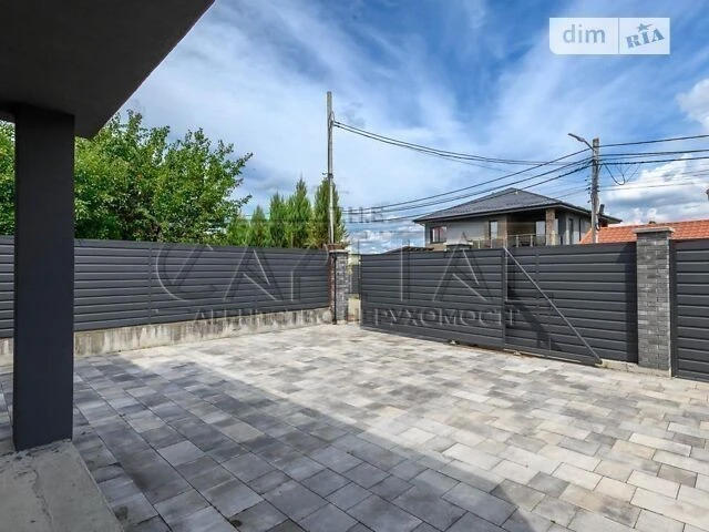 Продаж 2 поверхового будинку з ділянкою на 8 соток, 260 кв.