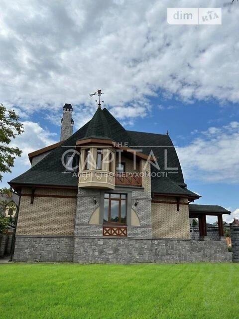 Продаж 3 поверхового будинку з опаленням і ділянкою на 8 сот