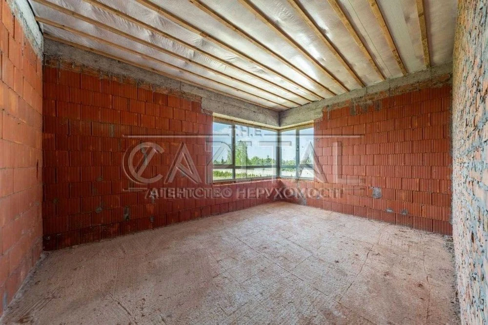 Продаж 2 поверхового будинку з ділянкою на 26 соток, 300 кв.