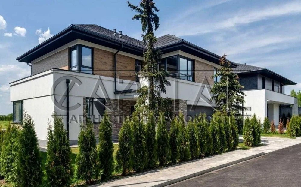 Продаж 2 поверхового будинку з ділянкою на 26 соток, 300 кв.