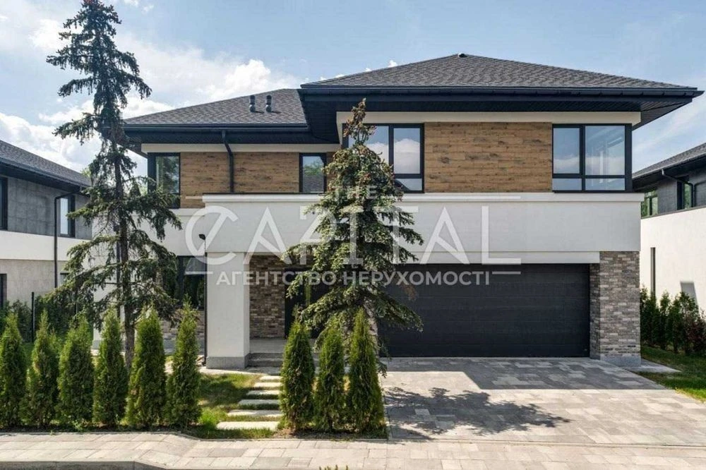 Продаж 2 поверхового будинку з ділянкою на 26 соток, 300 кв.