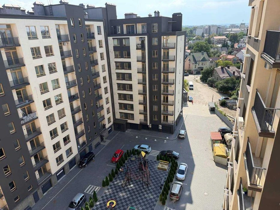 Простора 3-кімнатна в центрі | ЖК Імперія | 94,8 м²