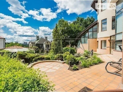 Продаж 3 поверхового будинку з гаражем і ділянкою на 25 сото