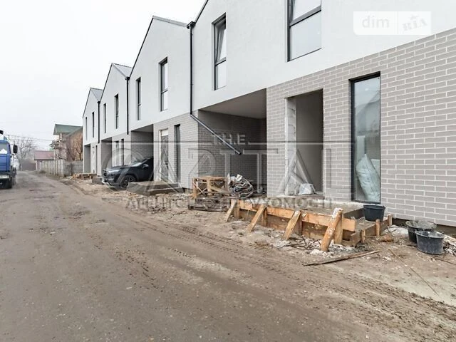 Продаж 2 поверхового будинку з ремонтом і ділянкою на 10 сот
