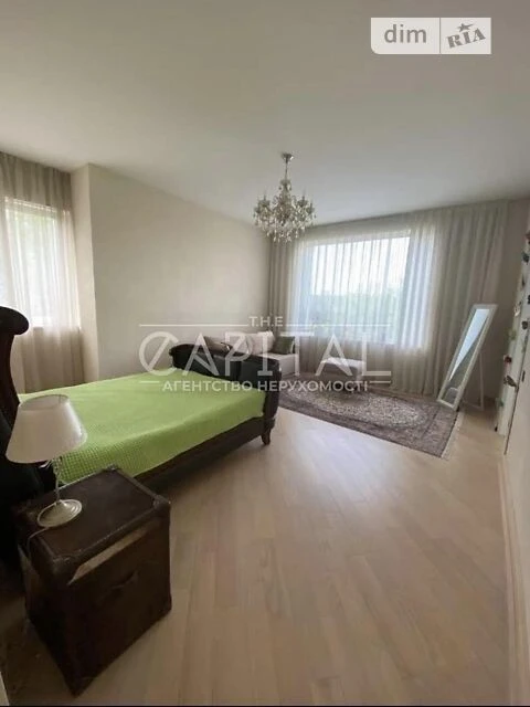 Продаж 3 поверхового будинку з ділянкою на 10 соток, 550 кв.