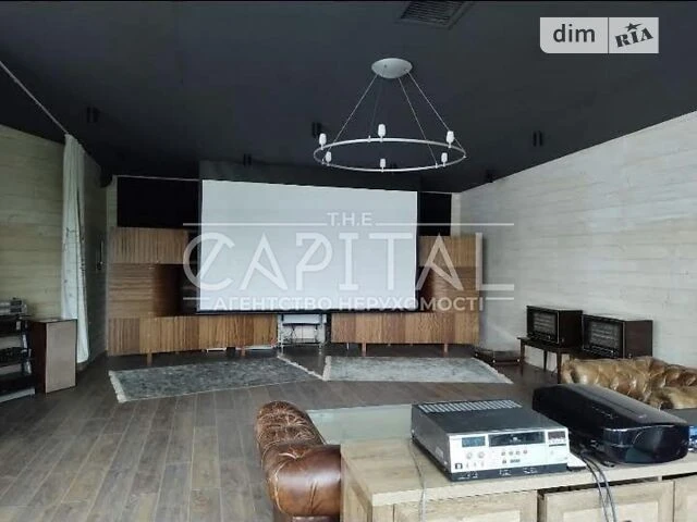 Продаж 3 поверхового будинку з ділянкою на 10 соток, 550 кв.