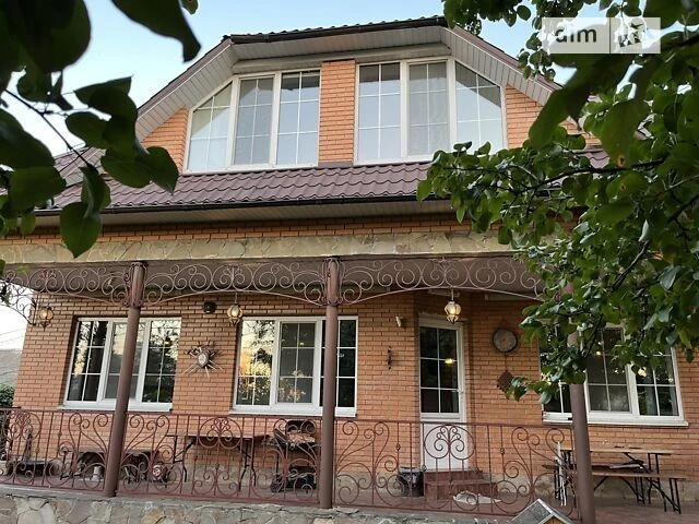 Продаж 2 поверхового будинку з верандою і ділянкою на 9 сото
