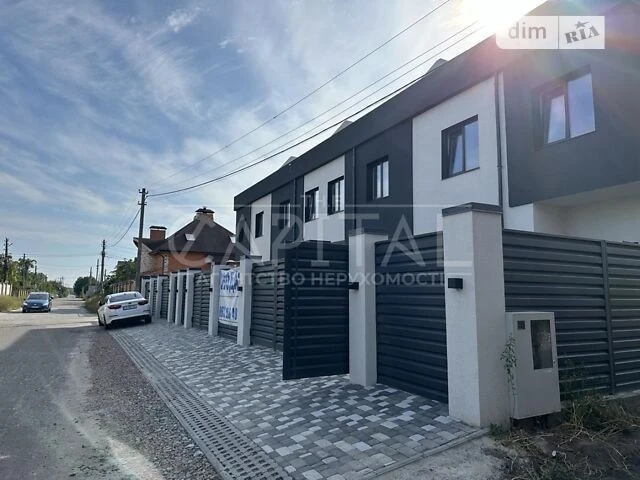 Продаж 3 поверхового будинку з ділянкою на 1.5 сотки, 140 кв