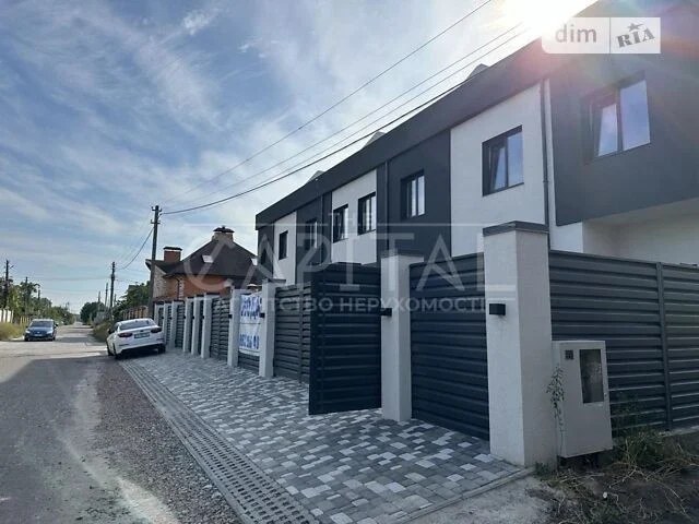 Продаж 3 поверхового будинку з ділянкою на 1.5 сотки, 140 кв