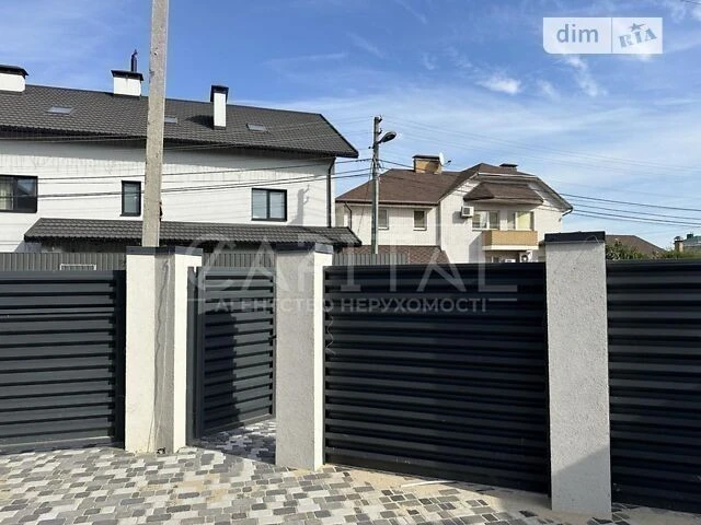 Продаж 3 поверхового будинку з ділянкою на 1.5 сотки, 140 кв