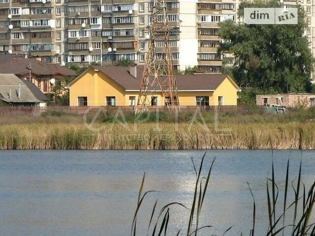 Продаж 1 поверхового будинку з ділянкою на 10 соток, 403 кв.