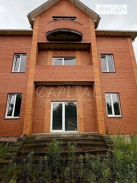 Продаж 3 поверхового будинку з ділянкою на 7 соток, 304 кв.