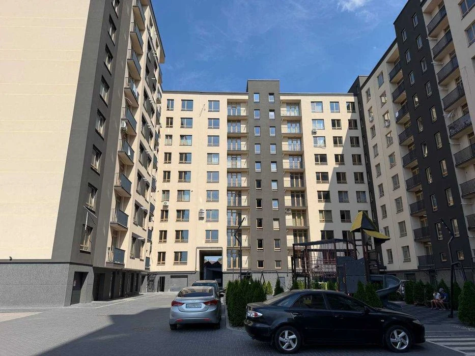 Простора 3-кімнатна в центрі | ЖК Імперія | 94,8 м²