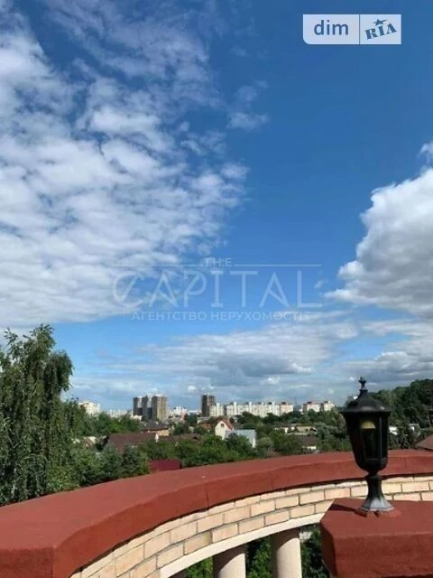 Продаж 3 поверхового будинку з гаражем і ділянкою на 22 сотк