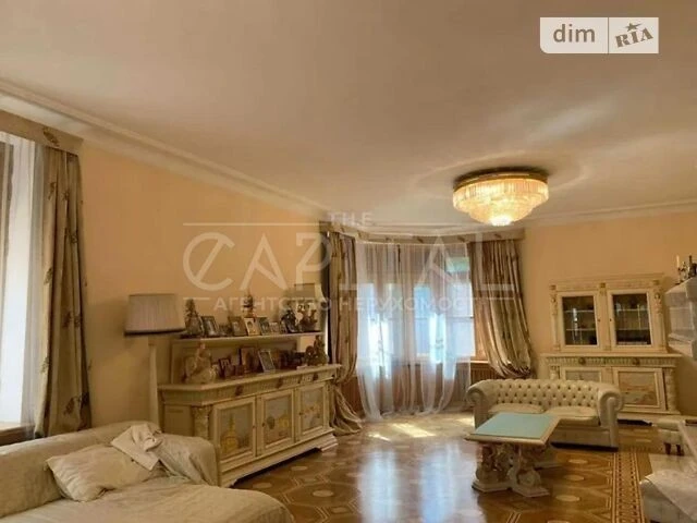 Продаж 4 поверхового будинку з гаражем і ділянкою на 22 сотк