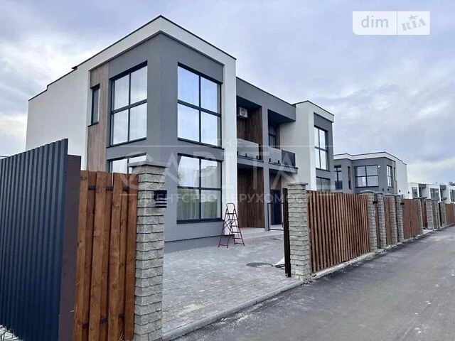 Продаж 2 поверхового будинку з балконом і ділянкою на 2 сотк