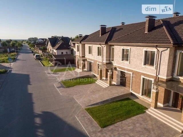 Продаж 2 поверхового будинку з гаражем і ділянкою на 5 соток