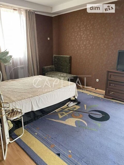 Продаж 3 поверхового будинку з гаражем і ділянкою на 8 соток